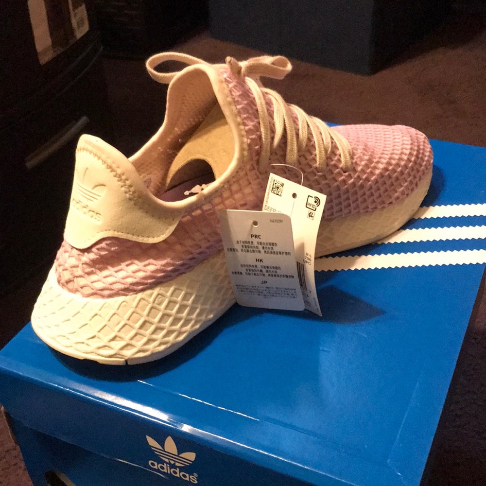 Adidas deerupt w